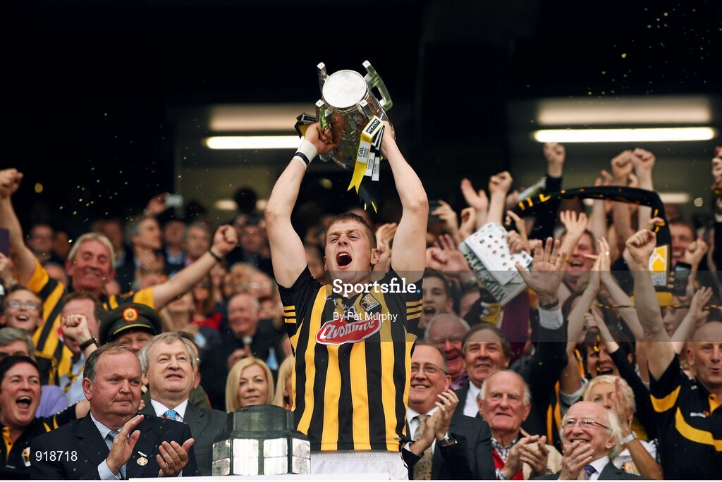 27 September 2014; Kilkenny captain Lester Ryan lifts the Liam MacCarthy cup. GAA Hurling All Ireland Senior Championship Final Replay, Kilkenny v Tipperary. Croke Park, Dublin. Picture credit: Pat Murphy / SPORTSFILE