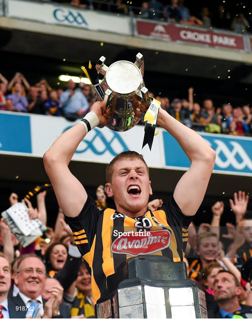 27 September 2014; Kilkenny captain Lester Ryan lifts the Liam MacCarthy cup. GAA Hurling All Ireland Senior Championship Final Replay, Kilkenny v Tipperary. Croke Park, Dublin. Picture credit: Ray McManus / SPORTSFILE