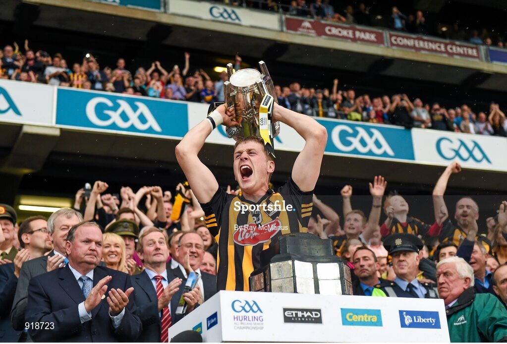 27 September 2014; Kilkenny captain Lester Ryan lifts the Liam MacCarthy cup. GAA Hurling All Ireland Senior Championship Final Replay, Kilkenny v Tipperary. Croke Park, Dublin. Picture credit: Ray McManus / SPORTSFILE