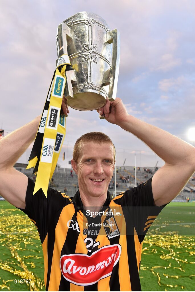 27 September 2014; Kilkenny's Henry Shefflin with the Liam MacCarthy cup. GAA Hurling All Ireland Senior Championship Final Replay, Kilkenny v Tipperary. Croke Park, Dublin. Picture credit: David Maher / SPORTSFILE