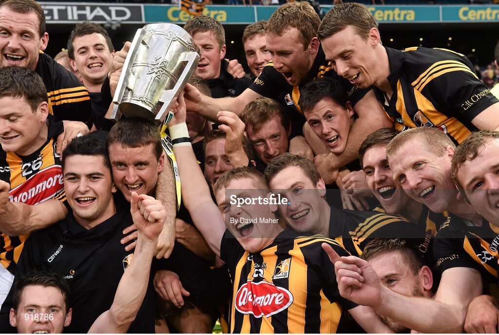 27 September 2014; Kilkenny players celebrate with the Liam MacCarthy cup. GAA Hurling All Ireland Senior Championship Final Replay, Kilkenny v Tipperary. Croke Park, Dublin. Picture credit: David Maher / SPORTSFILE