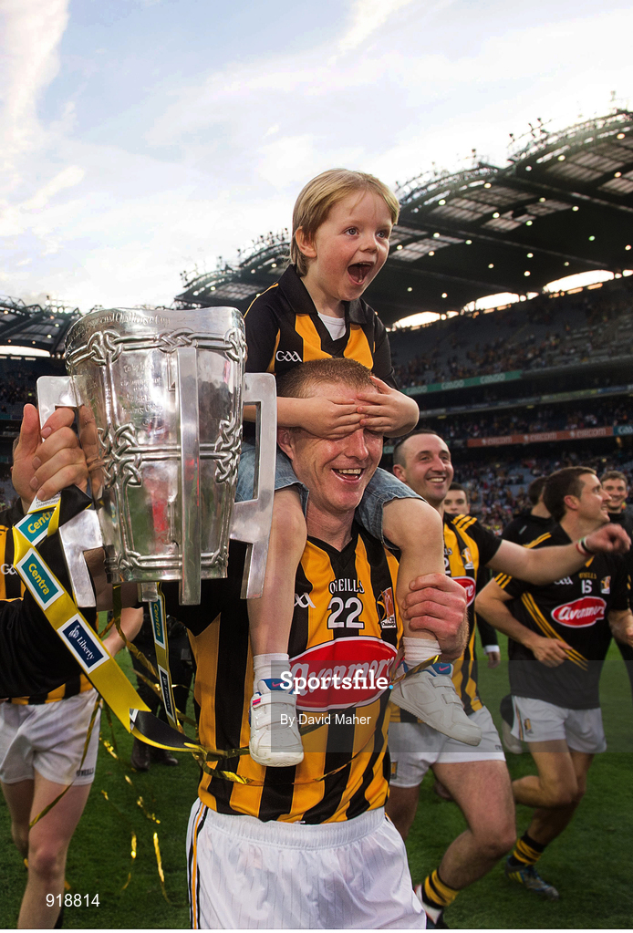 27 September 2014; Kilkenny's Henry Shefflin and his son Henry at the end of the game. GAA Hurling All Ireland Senior Championship Final Replay, Kilkenny v Tipperary. Croke Park, Dublin. Picture credit: David Maher / SPORTSFILE