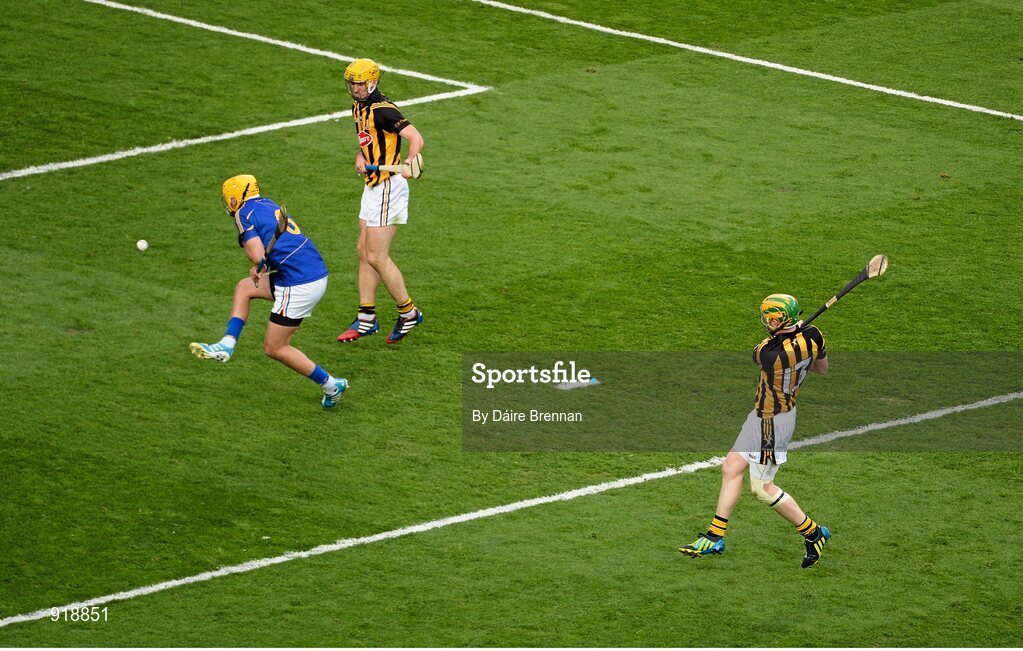 27 September 2014; Richie Power, Kilkenny, scores his side's first goal. GAA Hurling All Ireland Senior Championship Final Replay, Kilkenny v Tipperary. Croke Park, Dublin. Picture credit: Dáire Brennan / SPORTSFILE