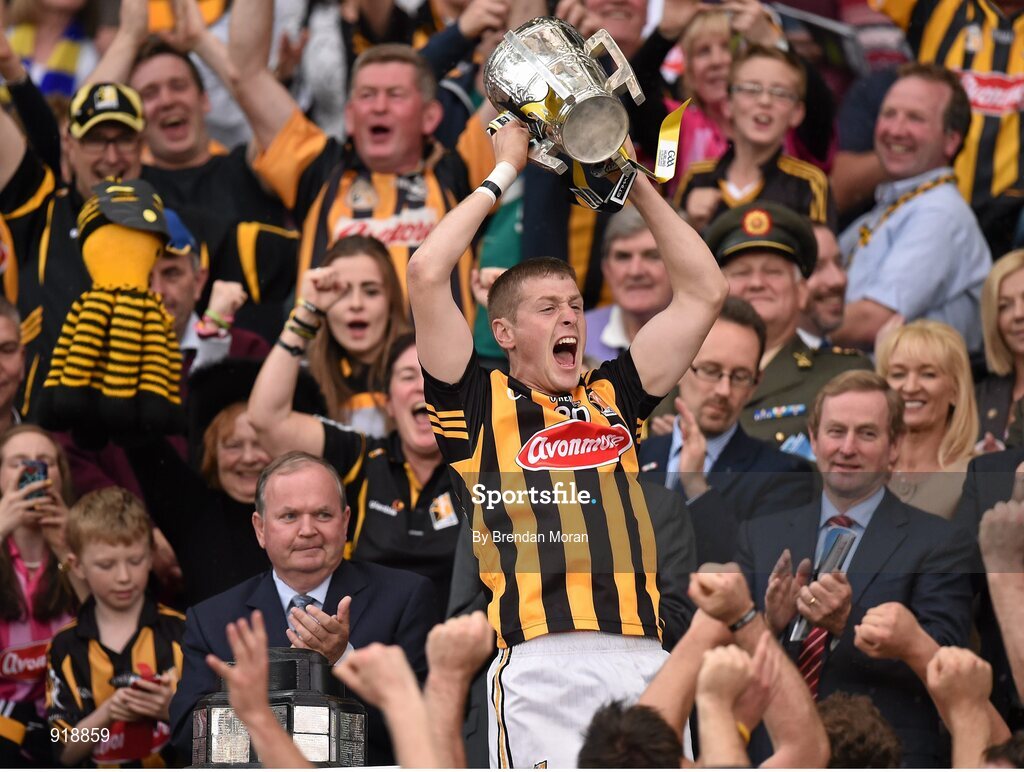 27 September 2014; Kilkenny captain Lester Ryan lifts the Liam MacCarthy cup. GAA Hurling All Ireland Senior Championship Final Replay, Kilkenny v Tipperary. Croke Park, Dublin. Picture credit: Brendan Moran / SPORTSFILE