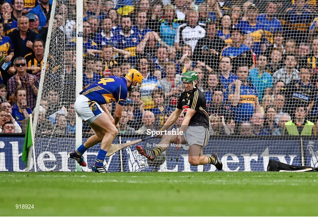 27 September 2014; Seamus Callanan, Tipperary, scores his side's second goal of the game. GAA Hurling All Ireland Senior Championship Final Replay, Kilkenny v Tipperary. Croke Park, Dublin. Picture credit: Brendan Moran / SPORTSFILE