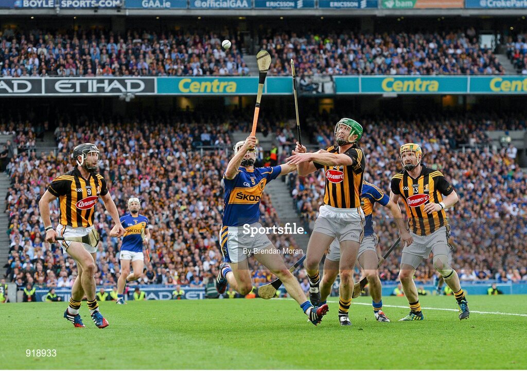 27 September 2014; Brendan Maher, Tipperary, in action against Henry Shefflin, Kilkenny. GAA Hurling All Ireland Senior Championship Final Replay, Kilkenny v Tipperary. Croke Park, Dublin. Picture credit: Brendan Moran / SPORTSFILE