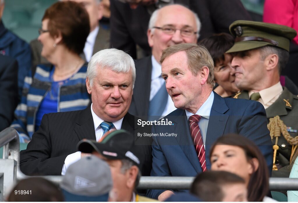 27 September 2014; An Taoiseach Enda Kenny T.D in conversation with Aogán O’Fearghail, Uachtarán-Tofá of the GAA, ahead of the game. GAA Hurling All Ireland Senior Championship Final Replay, Kilkenny v Tipperary. Croke Park, Dublin. Picture credit: Stephen McCarthy / SPORTSFILE