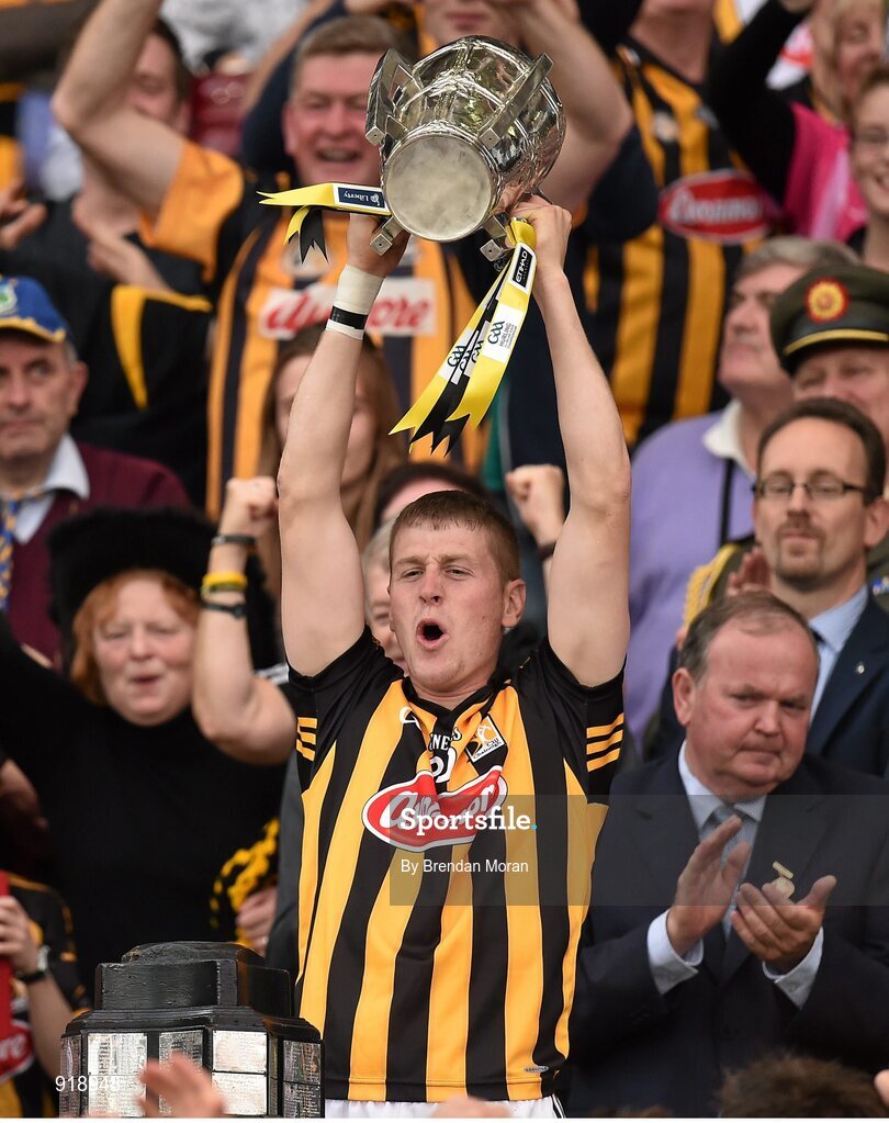 27 September 2014; Kilkenny captain Lester Ryan lifts the cup after the game. GAA Hurling All Ireland Senior Championship Final Replay, Kilkenny v Tipperary. Croke Park, Dublin. Picture credit: Brendan Moran / SPORTSFILE