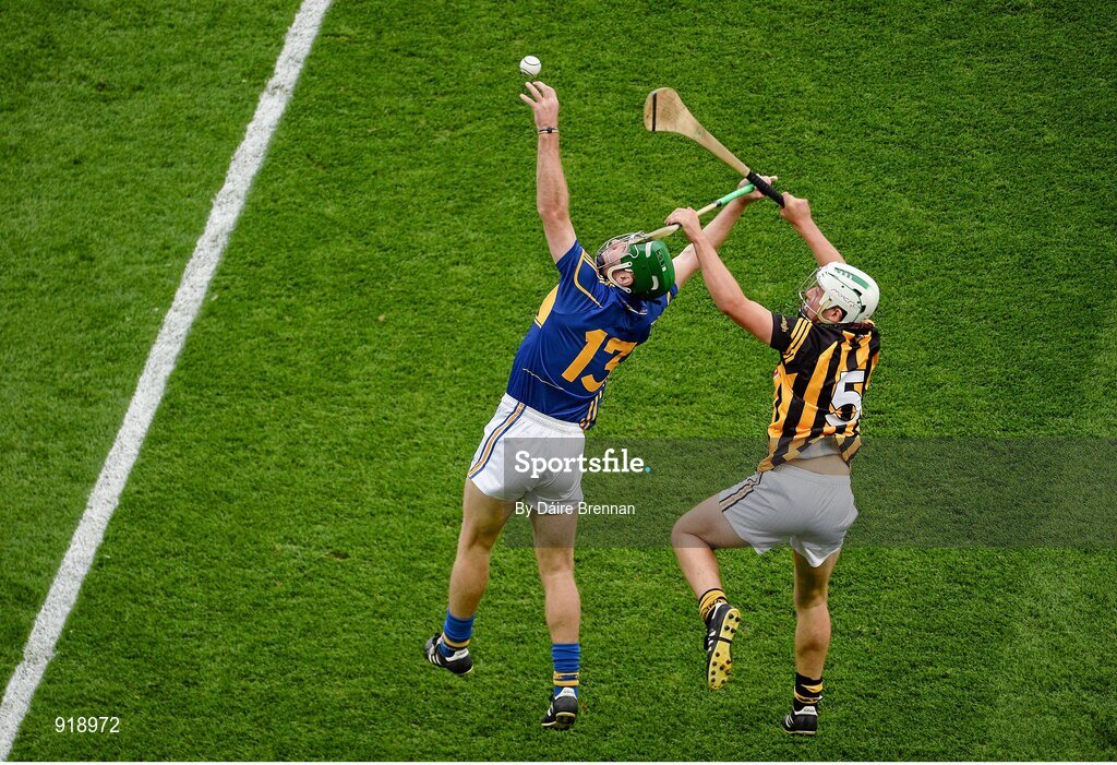 27 September 2014; Noel McGrath, Tipperary, in action against Pádraig Walsh, Kilkenny. GAA Hurling All Ireland Senior Championship Final Replay, Kilkenny v Tipperary. Croke Park, Dublin. Picture credit: Dáire Brennan / SPORTSFILE