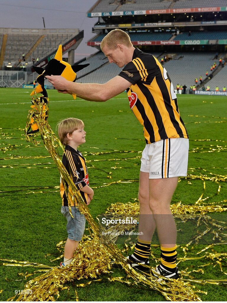 27 September 2014; Kilkenny's Henry Shefflin with his son Henry after the game. GAA Hurling All Ireland Senior Championship Final Replay, Kilkenny v Tipperary. Croke Park, Dublin. Picture credit: Piaras Ó Mídheach / SPORTSFILE
