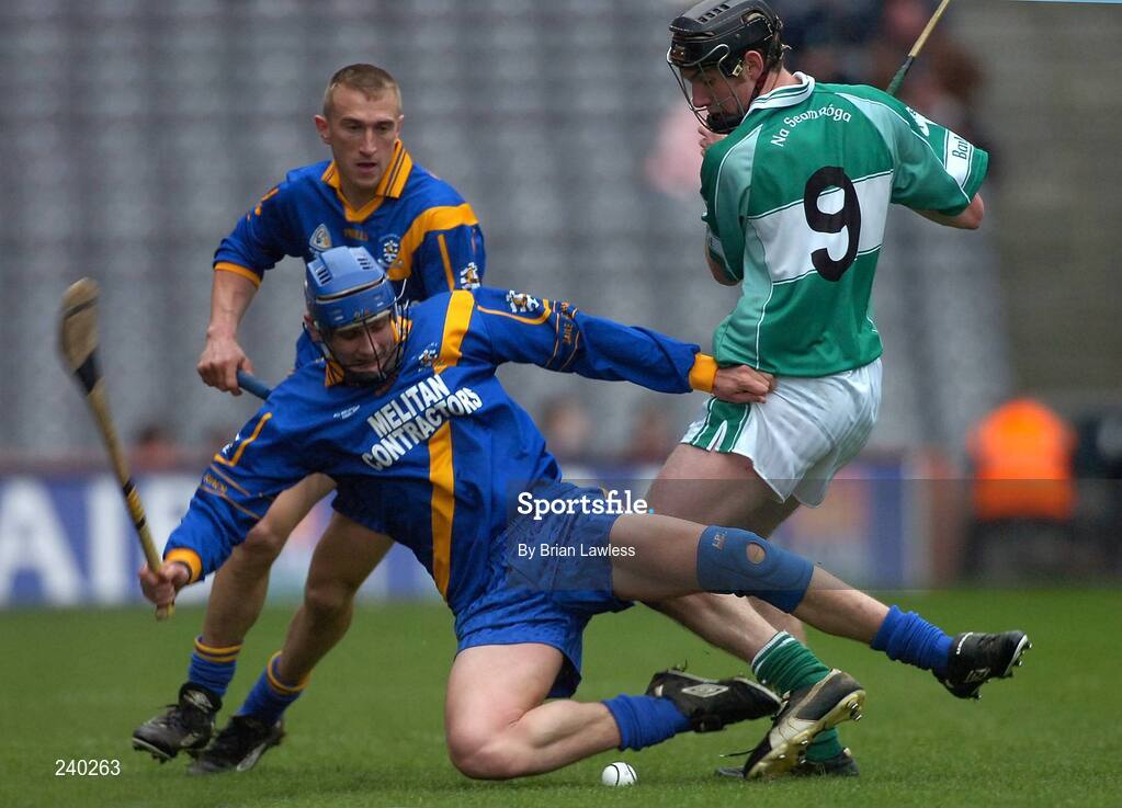 17 March 2007; Michael Fennelly, Ballyhale Shamrocks, in action against Enda Coen, Loughrea. AIB All-Ireland Senior Club Hurling Championship Final, Ballyhale Shamrocks v Loughrea, Croke Park, Dublin. Picture credit: Brian Lawless / SPORTSFILE