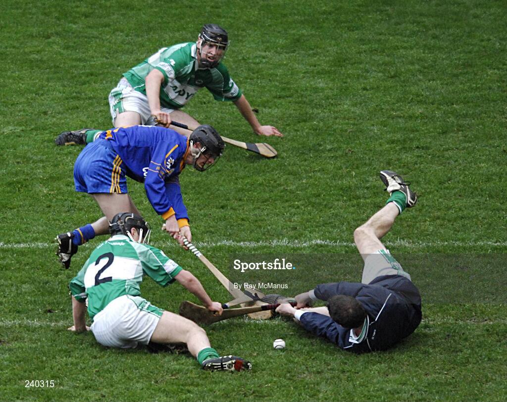 17 March 2007; Kenneth Colleran, Loughrea, attempts to score a goal under pressure from Ballyhale Shamrocks players Paul Shefflin, 2, Eamonn Walsh and goalkeeper James Connolly. AIB All-Ireland Senior Club Hurling Championship Final, Ballyhale Shamrocks v Loughrea, Croke Park, Dublin. Picture credit: Ray McManus / SPORTSFILE