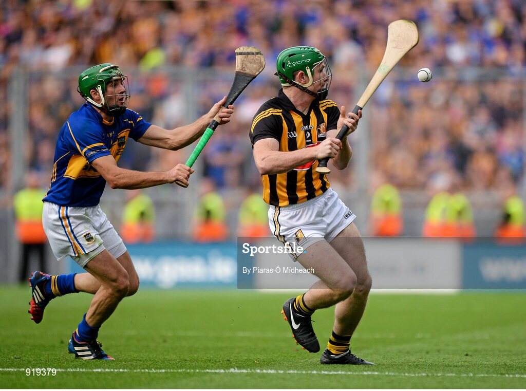 27 September 2014; Paul Murphy, Kilkenny, in action against James Woodlock, Tipperary. GAA Hurling All Ireland Senior Championship Final Replay, Kilkenny v Tipperary. Croke Park, Dublin. Picture credit: Piaras Ó Mídheach / SPORTSFILE