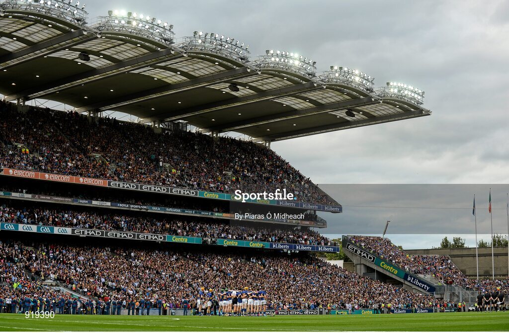 27 September 2014; The Tipperary team stand for the National Anthem before the game. GAA Hurling All Ireland Senior Championship Final Replay, Kilkenny v Tipperary. Croke Park, Dublin. Picture credit: Piaras Ó Mídheach / SPORTSFILE