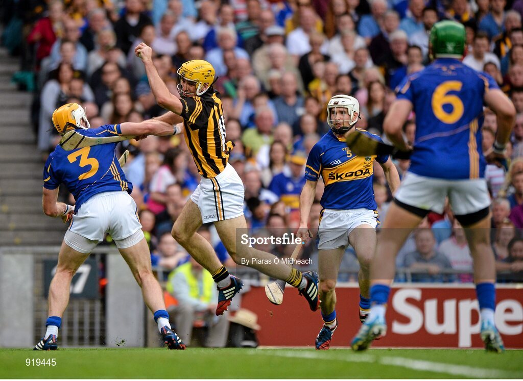 27 September 2014; Colin Fennelly, Kilkenny, in action against Pádraic Maher, 3, Brendan Maher, and James Barry, 6, Tipperary. GAA Hurling All Ireland Senior Championship Final Replay, Kilkenny v Tipperary. Croke Park, Dublin. Picture credit: Piaras Ó Mídheach / SPORTSFILE