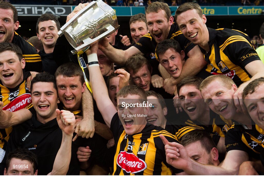 27 September 2014; Kilkenny players celebrate with the Liam MacCarthy cup. GAA Hurling All Ireland Senior Championship Final Replay, Kilkenny v Tipperary. Croke Park, Dublin. Picture credit: David Maher / SPORTSFILE