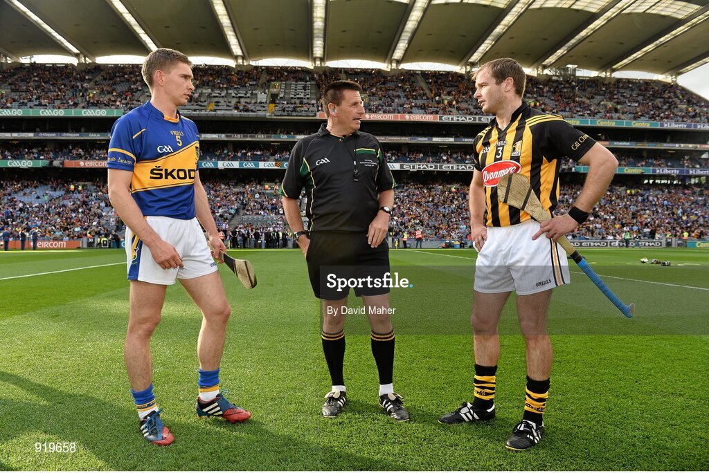 27 September 2014; Referee Brian Gavin with Tipperary captain Brendan Maher, left, and Kilkenny captain JJ Delaney. GAA Hurling All Ireland Senior Championship Final Replay, Kilkenny v Tipperary. Croke Park, Dublin. Picture credit: David Maher / SPORTSFILE
