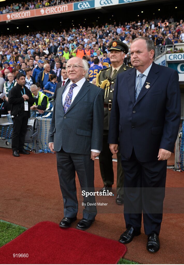 27 September 2014; Referee Brian Gavin with Tipperary captain Brendan Maher, left, and Kilkenny captain JJ Delaney. GAA Hurling All Ireland Senior Championship Final Replay, Kilkenny v Tipperary. Croke Park, Dublin. Picture credit: David Maher / SPORTSFILE