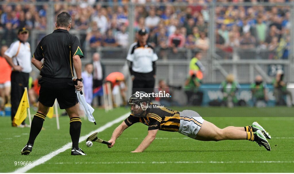 27 September 2014; Richie Hogan, Kilkenny, saves the sliothar from going over the sideline. GAA Hurling All Ireland Senior Championship Final Replay, Kilkenny v Tipperary. Croke Park, Dublin. Picture credit: David Maher / SPORTSFILE