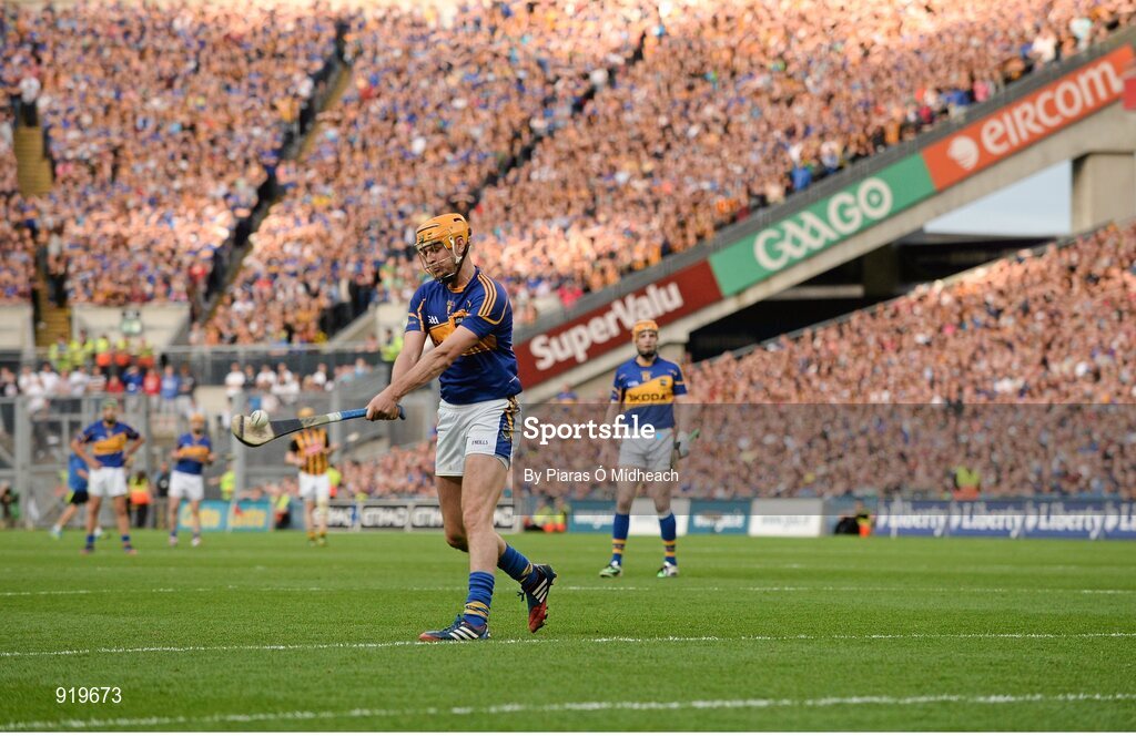 27 September 2014; Séamus Callanan, Tipperary, scores a point from a penalty in the second half. GAA Hurling All Ireland Senior Championship Final Replay, Kilkenny v Tipperary. Croke Park, Dublin. Picture credit: Piaras Ó Mídheach / SPORTSFILE