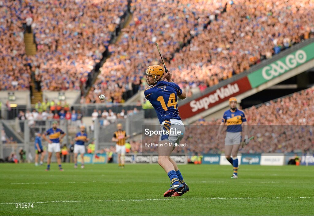 27 September 2014; Séamus Callanan, Tipperary, scores a point from a penalty in the second half. GAA Hurling All Ireland Senior Championship Final Replay, Kilkenny v Tipperary. Croke Park, Dublin. Picture credit: Piaras Ó Mídheach / SPORTSFILE