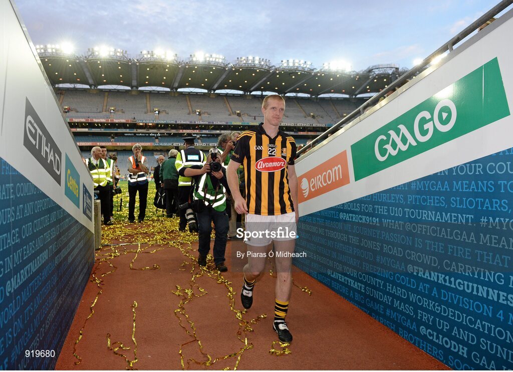 27 September 2014; Kilkenny's Henry Shefflin makes his way to the dressing room after the game. GAA Hurling All Ireland Senior Championship Final Replay, Kilkenny v Tipperary. Croke Park, Dublin. Picture credit: Piaras Ó Mídheach / SPORTSFILE