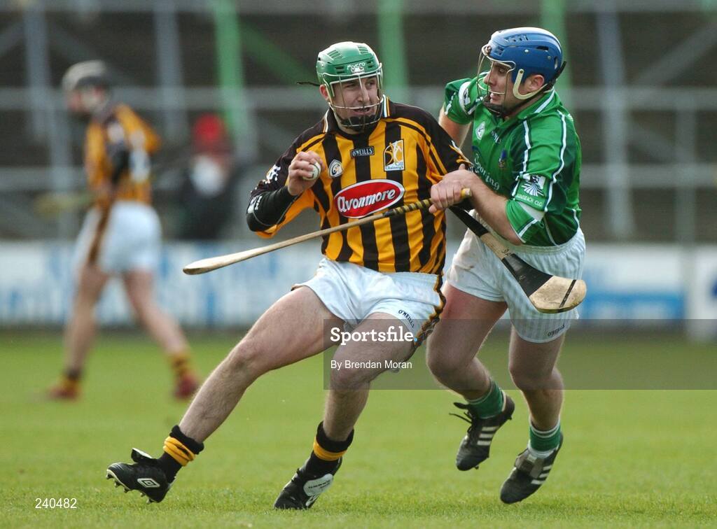 19 March 2007; Eoin Larkin, Kilkenny, in action against Damien Reale, Limerick. Allianz National Hurling League, Kilkenny v Limerick, Division 1B, Round 3, Nowlan Park, Kilkenny. Picture credit: Brendan Moran / SPORTSFILE