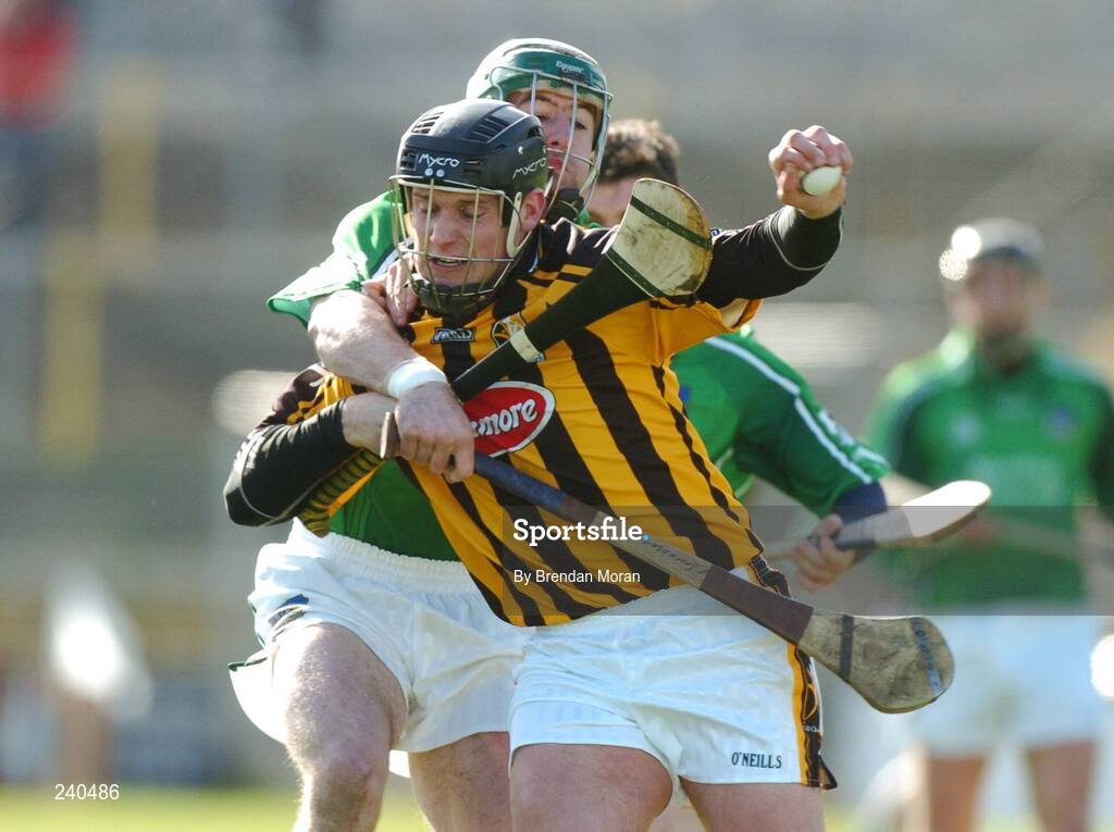 19 March 2007; Jackie Tyrrell, Kilkenny, in action against Andrew O'Shaughnessy, Limerick. Allianz National Hurling League, Kilkenny v Limerick, Division 1B, Round 3, Nowlan Park, Kilkenny. Picture credit: Brendan Moran / SPORTSFILE