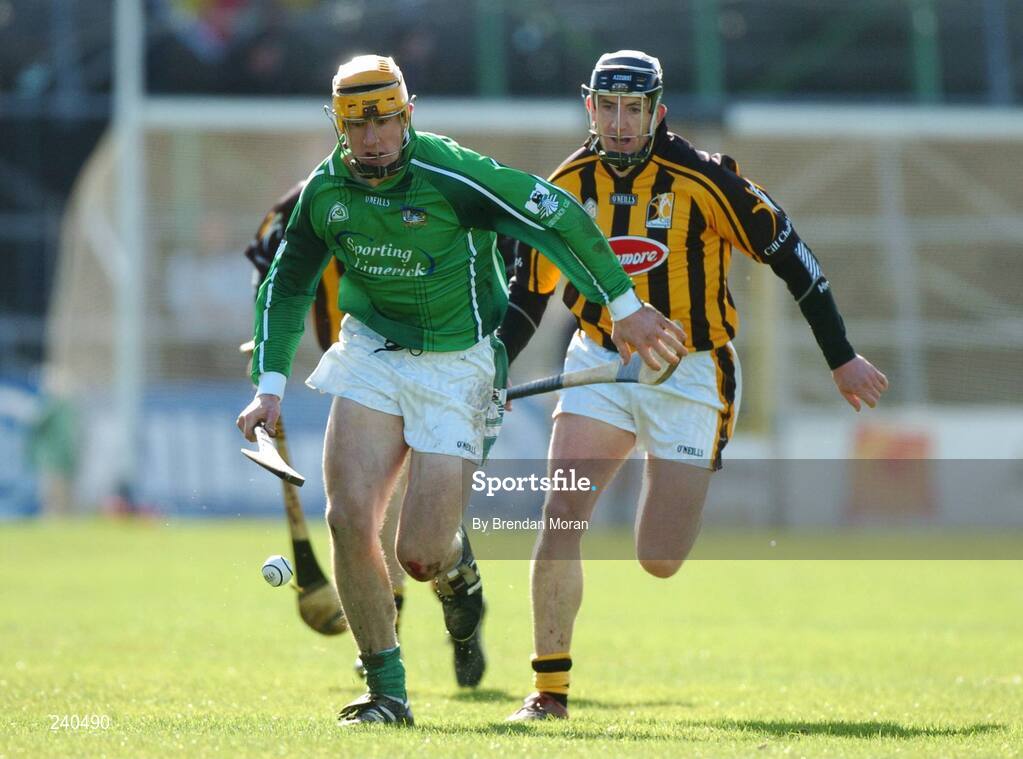 19 March 2007; Niall Moran, Limerick, in action against Derek Lyng, Kilkenny. Allianz National Hurling League, Kilkenny v Limerick, Division 1B, Round 3, Nowlan Park, Kilkenny. Picture credit: Brendan Moran / SPORTSFILE