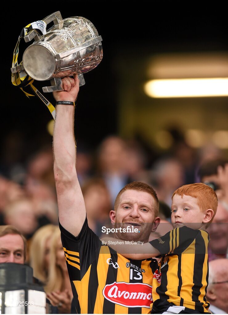 27 September 2014; Richie Power, Kilkenny, and his son Rory, lift the Liam MacCarthy cup. GAA Hurling All Ireland Senior Championship Final Replay, Kilkenny v Tipperary. Croke Park, Dublin. Picture credit: Stephen McCarthy / SPORTSFILE