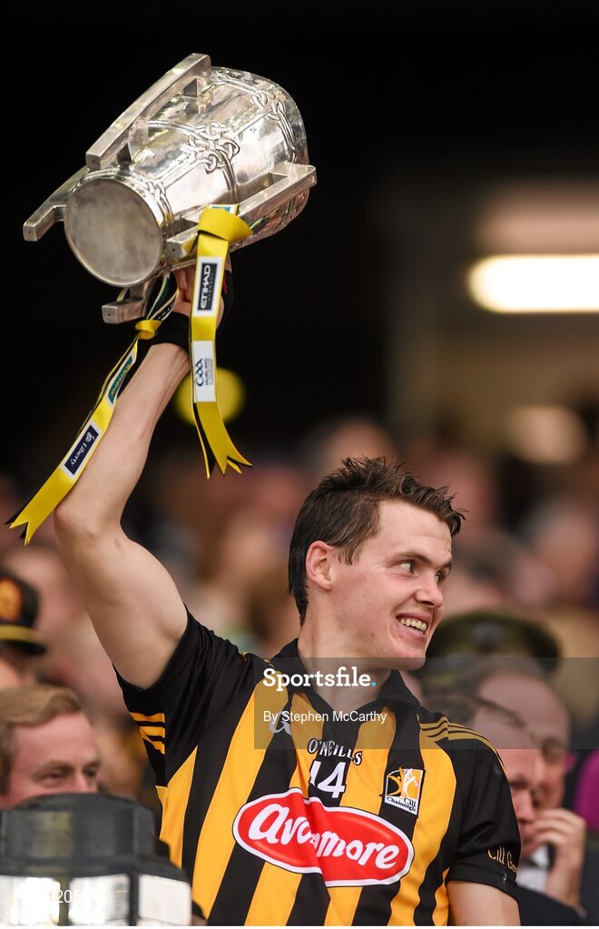27 September 2014; TJ Reid, Kilkenny, lifts the Liam MacCarthy cup. GAA Hurling All Ireland Senior Championship Final Replay, Kilkenny v Tipperary. Croke Park, Dublin. Picture credit: Stephen McCarthy / SPORTSFILE