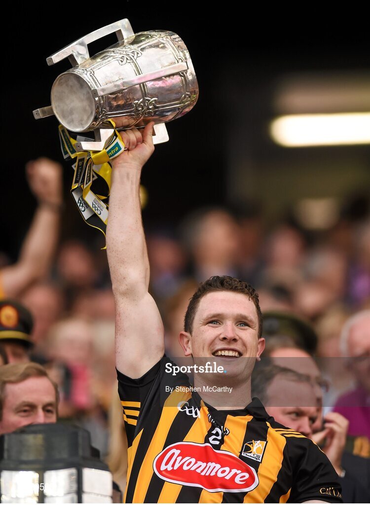 27 September 2014; Paul Murphy, Kilkenny, lifts the Liam MacCarthy cup. GAA Hurling All Ireland Senior Championship Final Replay, Kilkenny v Tipperary. Croke Park, Dublin. Picture credit: Stephen McCarthy / SPORTSFILE