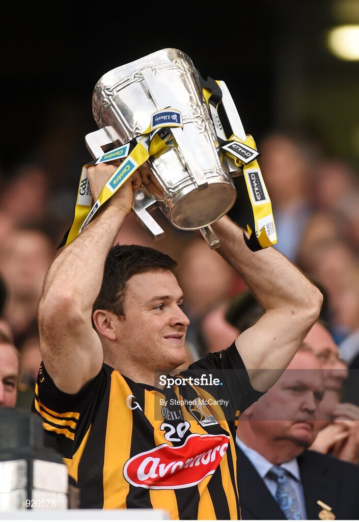 27 September 2014; Jonjo Farrell, Kilkenny, lifts the Liam MacCarthy cup. GAA Hurling All Ireland Senior Championship Final Replay, Kilkenny v Tipperary. Croke Park, Dublin. Picture credit: Stephen McCarthy / SPORTSFILE