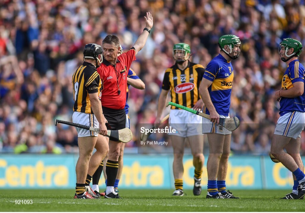 7 September 2014; Referee Barry Kelly awards a last-minute free to Tipperary, which was subsequently judged to be wide by Hawk Eye. GAA Hurling All Ireland Senior Championship Final, Kilkenny v Tipperary. Croke Park, Dublin. Picture credit: Pat Murphy / SPORTSFILE