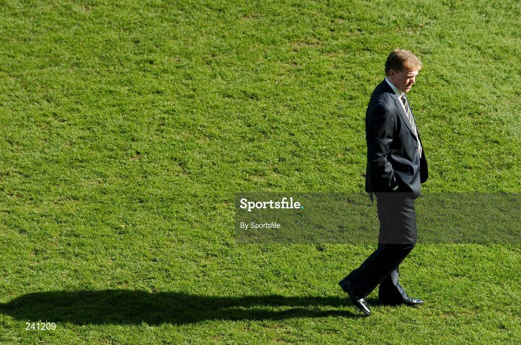 24 March 2007; Republic of Ireland manager Steve Staunton before the start of the game. 2008 European Championship Qualifier, Republic of Ireland v Wales, Croke Park, Dublin. Photo by Sportsfile *** Local Caption ***