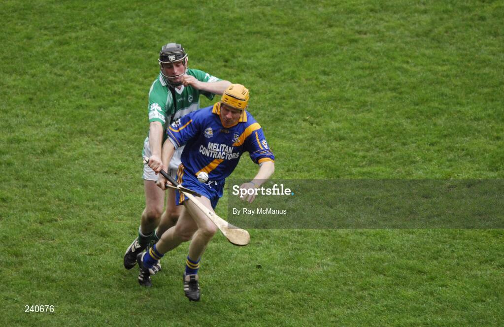 17 March 2007; Michael Haverty, Loughrea, races clear of Bob Alyward, Ballyhale Shamrocks. AIB All-Ireland Senior Club Hurling Championship Final, Ballyhale Shamrocks v Loughrea, Croke Park, Dublin. Picture credit: Ray McManus / SPORTSFILE