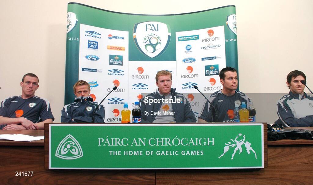 27 March 2007; Republic of Ireland manager Steve Staunton with players, from left, Richard Dunne, Damien Duff, Shay Given and Kevin Kilbane at a press conference ahead of their 2008 European Championship Qualifier against Slovakia. Croke Park, Dublin. Picture credit: David Maher / SPORTSFILE