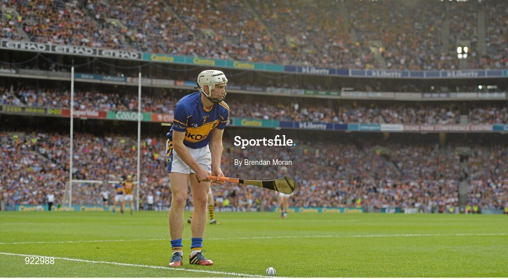 27 September 2014; Brendan Maher, Tipperary, prepares to take a sideline cut during the game. GAA Hurling All Ireland Senior Championship Final Replay, Kilkenny v Tipperary. Croke Park, Dublin. Picture credit: Brendan Moran / SPORTSFILE