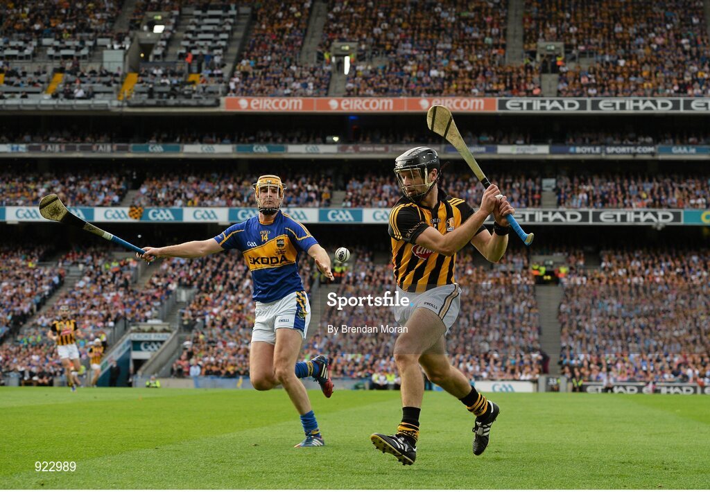 27 September 2014; JJ Delaney, Kilkenny, in action against Seamus Callanan, Tipperary. GAA Hurling All Ireland Senior Championship Final Replay, Kilkenny v Tipperary. Croke Park, Dublin. Picture credit: Brendan Moran / SPORTSFILE