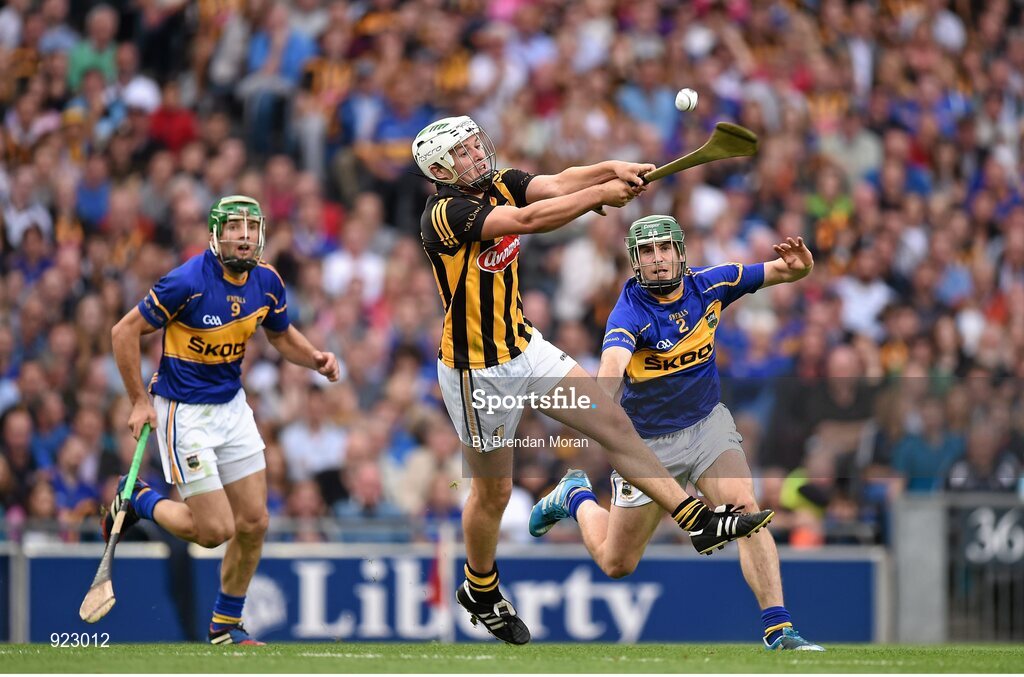 27 September 2014; Padraig Walsh, Kilkenny, in action against James Woodlock, left, and Cathal Barrett, Tipperary. GAA Hurling All Ireland Senior Championship Final Replay, Kilkenny v Tipperary. Croke Park, Dublin. Picture credit: Brendan Moran / SPORTSFILE