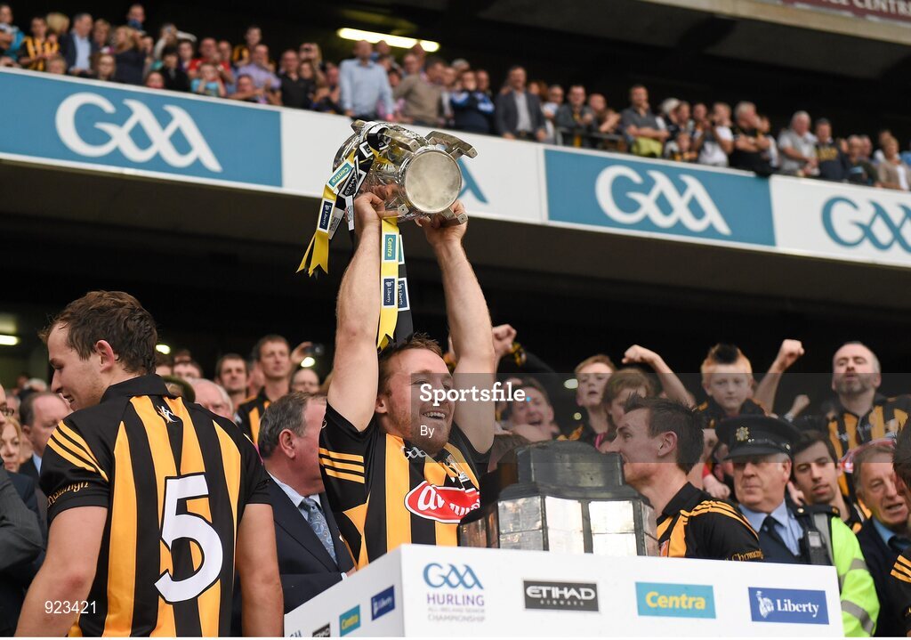 27 September 2014; Kilkenny's Richie Hogan lifts the Liam MacCarthy Cup. GAA Hurling All Ireland Senior Championship Final Replay, Kilkenny v Tipperary. Croke Park, Dublin. Picture credit: Ray McManus / SPORTSFILE