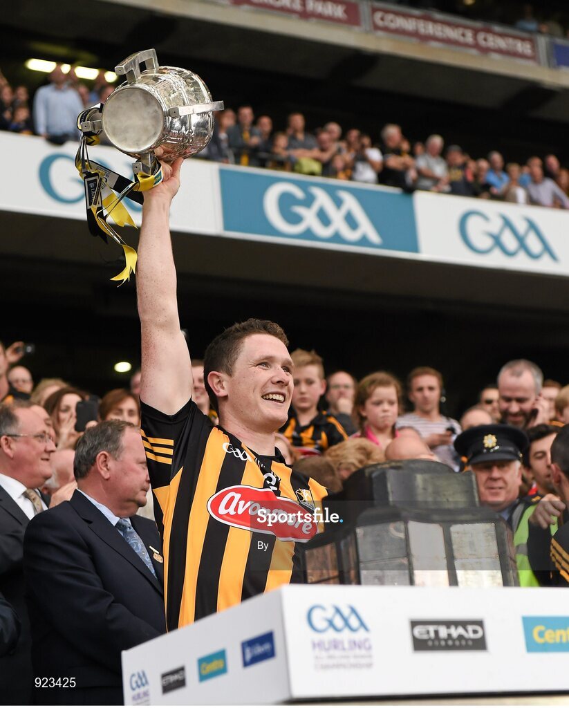 27 September 2014; Kilkenny's Paul Murphy lifts the Liam MacCarthy cup. GAA Hurling All Ireland Senior Championship Final Replay, Kilkenny v Tipperary. Croke Park, Dublin. Picture credit: Ray McManus / SPORTSFILE