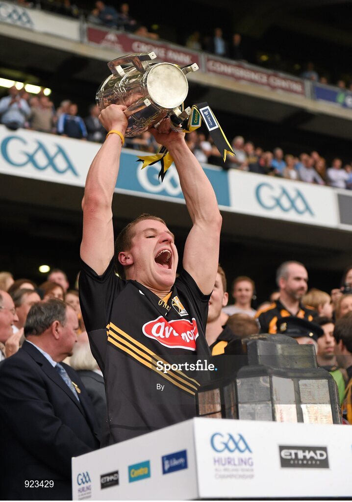 27 September 2014; Kilkenny's Eoin Murphy lifts the Liam MacCarthy cup. GAA Hurling All Ireland Senior Championship Final Replay, Kilkenny v Tipperary. Croke Park, Dublin. Picture credit: Ray McManus / SPORTSFILE