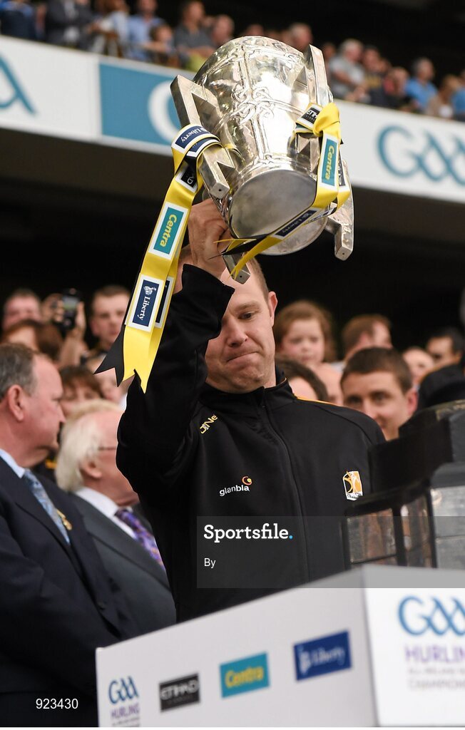 27 September 2014; Kilkenny's Tommy Walsh lifts the Liam MacCarthy cup. GAA Hurling All Ireland Senior Championship Final Replay, Kilkenny v Tipperary. Croke Park, Dublin. Picture credit: Ray McManus / SPORTSFILE