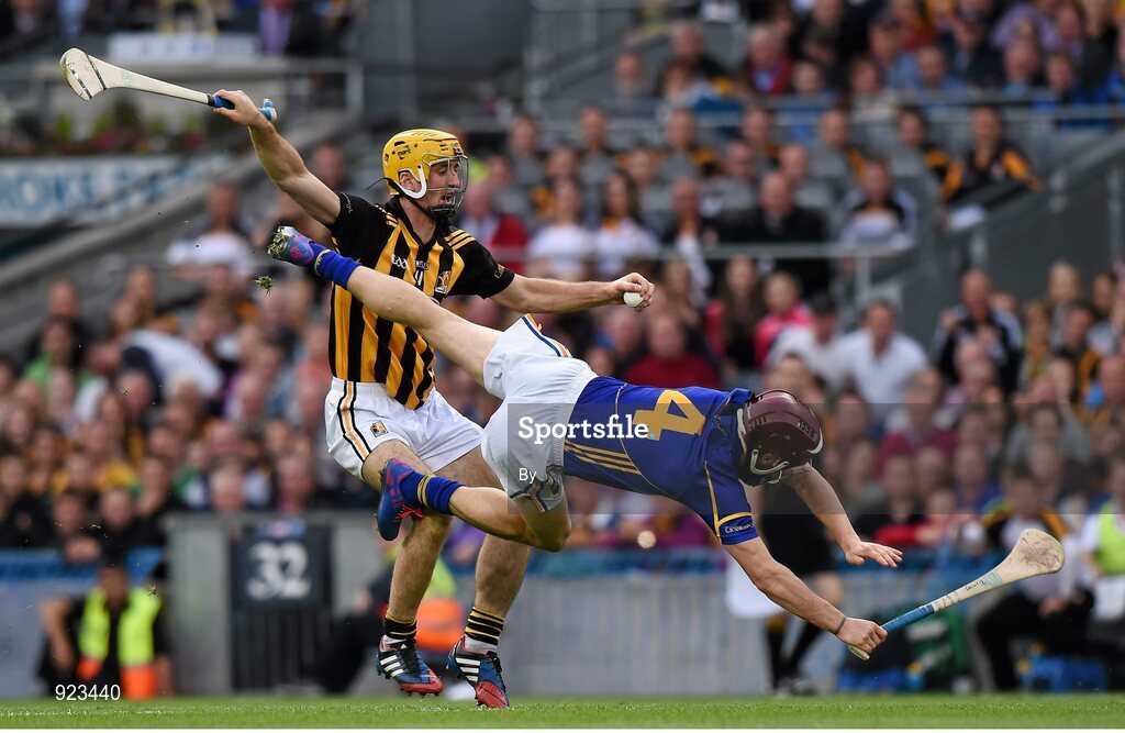 27 September 2014; Colin Fennelly, Kilkenny, in action against Paddy Stapleton, Tipperary. GAA Hurling All Ireland Senior Championship Final Replay, Kilkenny v Tipperary. Croke Park, Dublin. Picture credit: Ray McManus / SPORTSFILE