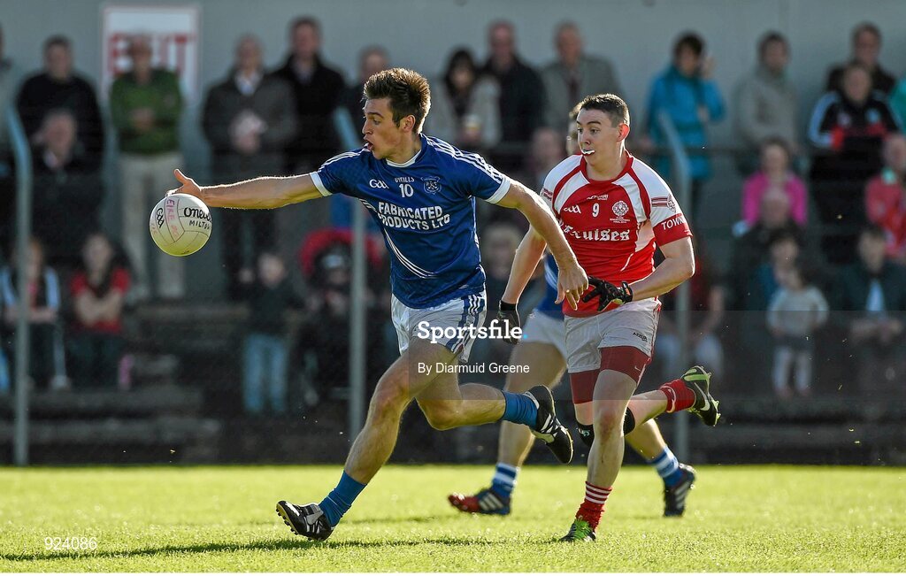 12 October 2014; Conor Ryan, Cratloe, in action against Sean Corry, Eire Og. Clare County Senior Football Championship Final, Cratloe v Eire Og. Cusack Park, Ennis, Co. Clare. Picture credit: Diarmuid Greene / SPORTSFILE