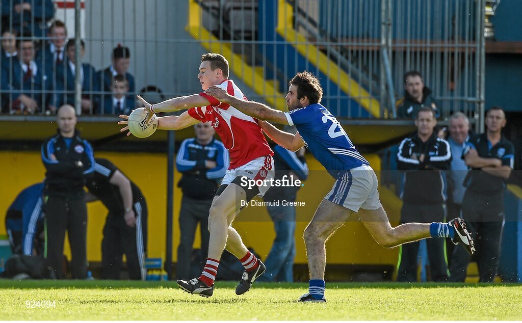 12 October 2014; Darren O'Neill, Eire Og, in action against John Galvin, Cratloe. Clare County Senior Football Championship Final, Cratloe v Eire Og. Cusack Park, Ennis, Co. Clare. Picture credit: Diarmuid Greene / SPORTSFILE