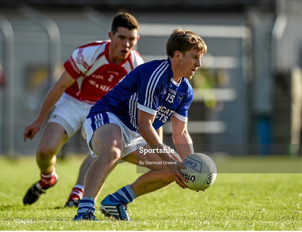 12 October 2014; Padraic Collins, Cratloe, in action against Liam Corry, Eire Og. Clare County Senior Football Championship Final, Cratloe v Eire Og. Cusack Park, Ennis, Co. Clare. Picture credit: Diarmuid Greene / SPORTSFILE