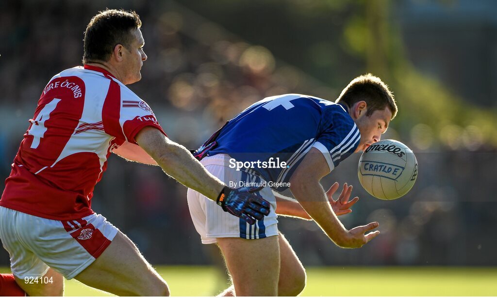 12 October 2014; Cathal McInerney, Cratloe, in action against Saran Butler, Eire Og. Clare County Senior Football Championship Final, Cratloe v Eire Og. Cusack Park, Ennis, Co. Clare. Picture credit: Diarmuid Greene / SPORTSFILE