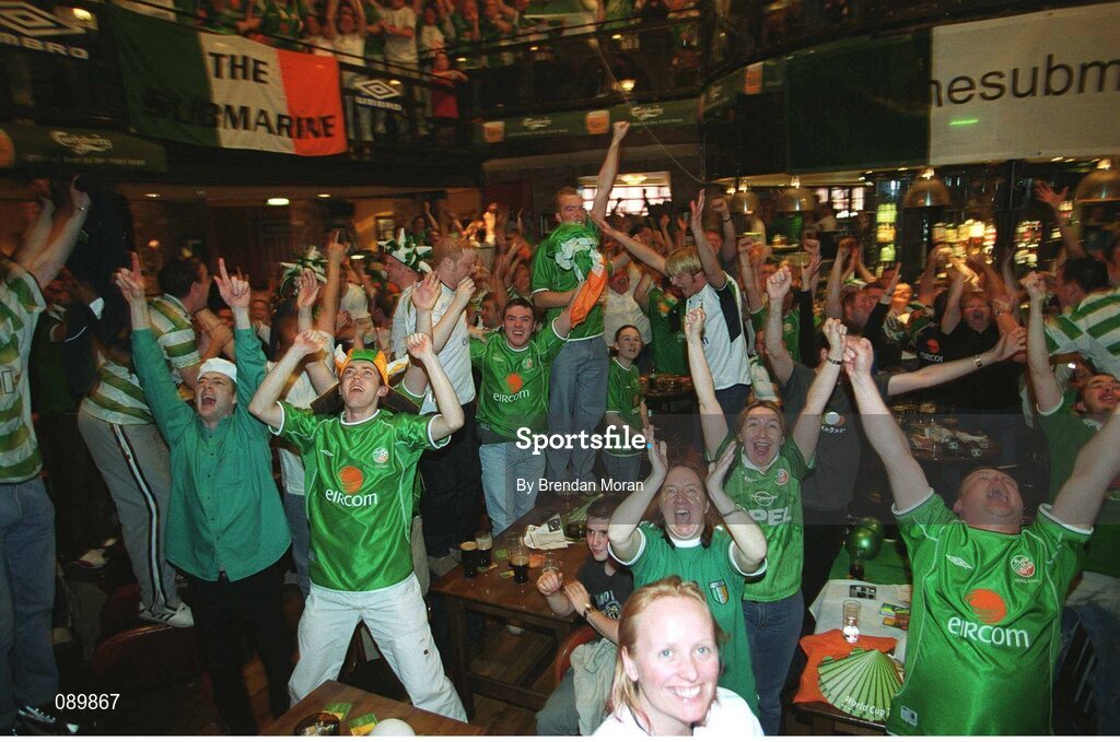 5 June 2002; Republic of Ireland fans celebrate Robbie Keane's late goal against Germany in the FIFA World Cup Finals. The Submarine Bar, Dublin. Picture credit: Brendan Moran / SPORTSFILE